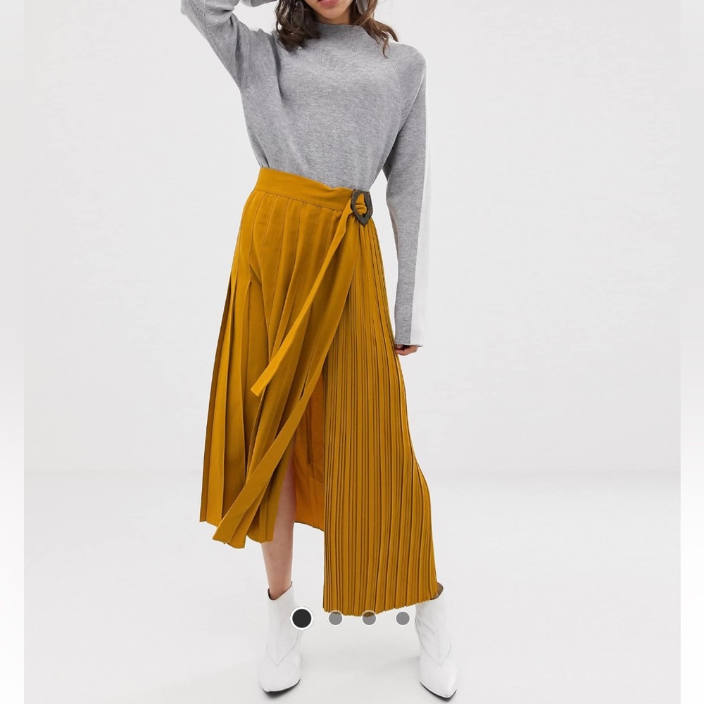 Wrap up asymmetrical pleated skirt - Picture 4 of 8